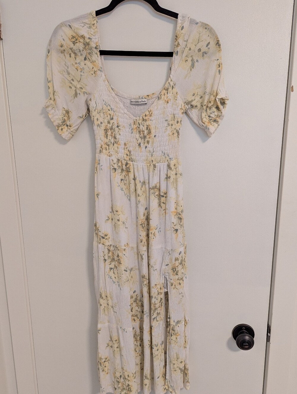 Abercrombie & Fitch Smocked Puff Sleeve Midi Dress - Picture 4 of 9